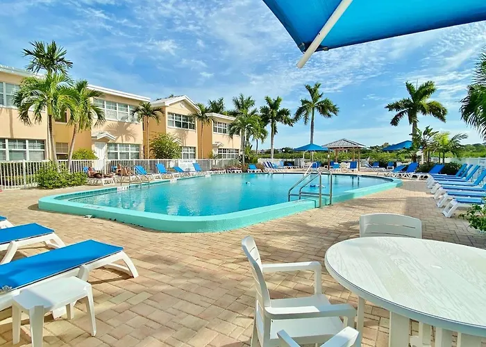 Barefoot Beach E102 Apartment *