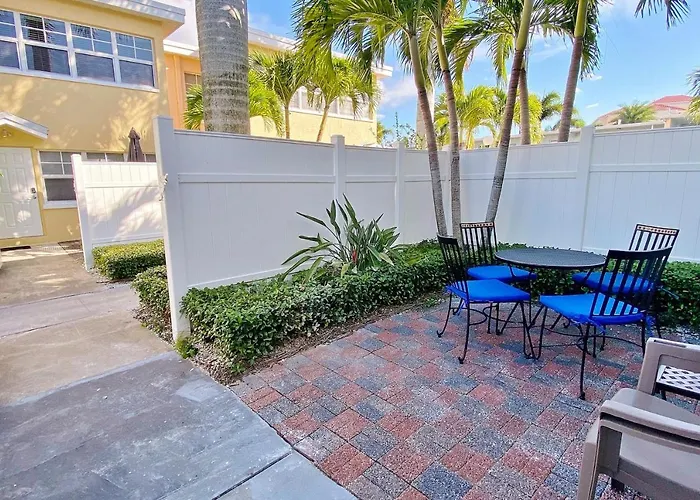 Barefoot Beach E102
